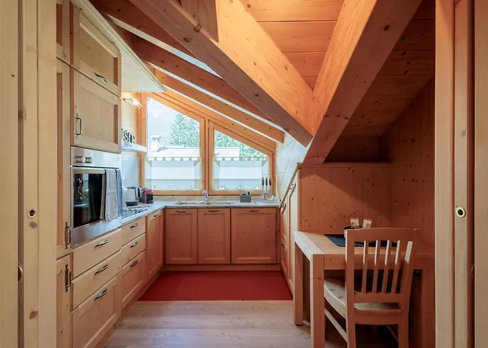 Revo - Santa Barbara1 Apartment *